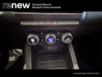 Photo 26 du bon plan RENAULT Captur 1.6 E-Tech hybride 145ch RS Line -21 occasion à 21990 €