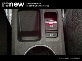 Photo 28 du bon plan RENAULT Captur 1.6 E-Tech hybride 145ch RS Line -21 occasion à 21990 €