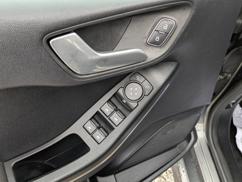 Photo 8 du bon plan FORD Fiesta 1.0 Flexifuel 95ch ST-Line 5p occasion à 14401 €