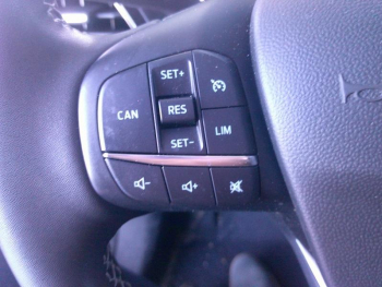 Photo 11 du bon plan FORD Fiesta 1.0 EcoBoost Hybrid 125ch Titanium Business Powershift 5p occasion à 17900 €