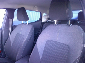 Photo 14 du bon plan FORD Fiesta 1.0 EcoBoost Hybrid 125ch Titanium Business Powershift 5p occasion à 17900 €