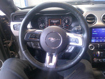 Photo 7 du bon plan FORD Mustang Fastback 5.0 V8 450ch GT BVA10 occasion à 56900 €