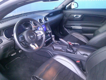 Photo 17 du bon plan FORD Mustang Fastback 5.0 V8 450ch GT BVA10 occasion à 56900 €