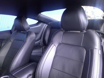 Photo 18 du bon plan FORD Mustang Fastback 5.0 V8 450ch GT BVA10 occasion à 56900 €