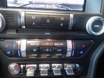 Photo 23 du bon plan FORD Mustang Fastback 5.0 V8 450ch GT BVA10 occasion à 56900 €