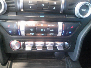 Photo 24 du bon plan FORD Mustang Fastback 5.0 V8 450ch GT BVA10 occasion à 56900 €