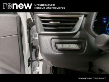 Photo 14 du bon plan RENAULT Clio 1.6 E-Tech hybride 145ch Equilibre occasion à 17990 €