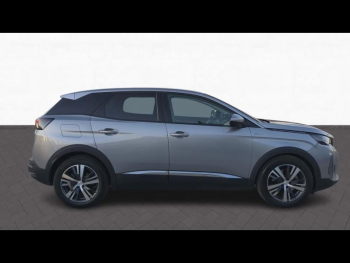 Photo 8 du bon plan PEUGEOT 3008 HYBRID 225ch Allure e-EAT8 occasion à 19900 €