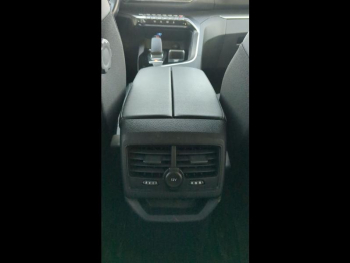 Photo 23 du bon plan PEUGEOT 3008 HYBRID 225ch Allure e-EAT8 occasion à 19900 €