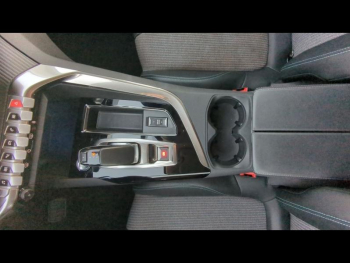 Photo 24 du bon plan PEUGEOT 3008 HYBRID 225ch Allure e-EAT8 occasion à 19900 €