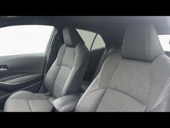 Photo 11 du bon plan TOYOTA Corolla 1.8 140ch Design MY24 occasion à 24490 €