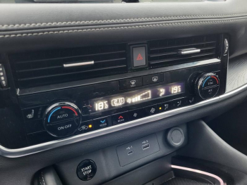 Photo 31 du bon plan NISSAN X-Trail e-4orce 213ch Tekna 7 places occasion à 35990 €