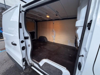 Photo 14 du bon plan NISSAN Primastar Fg VUL L2H1 3t1 2.0 dCi 130ch Acenta occasion à 23990 €