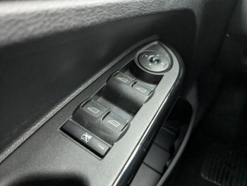 Photo 19 du bon plan FORD B-MAX 1.0 SCTi 125ch EcoBoost Stop&Start Titanium occasion à 9490 €