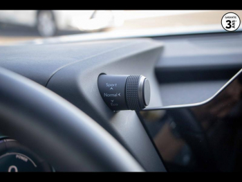 Photo 7 du bon plan LEXUS UX 250h F SPORT Design 2WD occasion à 30490 €