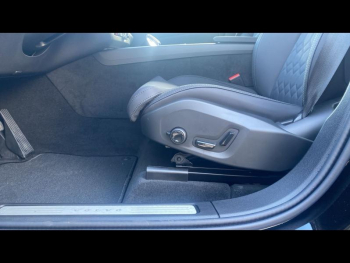 Photo 27 du bon plan VOLVO XC60 T6 Hybride Rechargeable 350ch Plus Style Dark Geartronic 8 AWD occasion à 66900 €