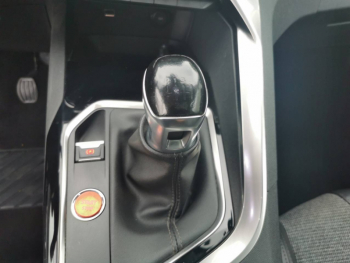 Photo 13 du bon plan PEUGEOT 3008 1.2 PureTech 130ch Allure S&S occasion à 10590 €