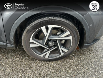 Photo 16 du bon plan TOYOTA C-HR 184h Collection 2WD E-CVT MY22 occasion à 26990 €