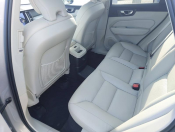 Photo 16 du bon plan VOLVO XC60 T6 AWD 253 + 145ch Utimate Style Dark Geartronic occasion à 48500 €