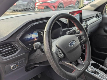 Photo 13 du bon plan FORD Kuga 2.5 Duratec 190ch FHEV E85 ST-Line BVA occasion à 24990 €