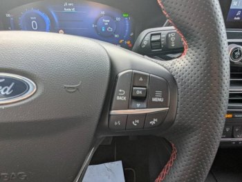 Photo 18 du bon plan FORD Kuga 2.5 Duratec 190ch FHEV E85 ST-Line BVA occasion à 24990 €