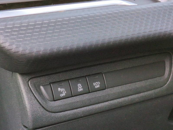 Photo 13 du bon plan PEUGEOT 2008 1.2 PureTech 130ch Allure S&S occasion à 7490 €