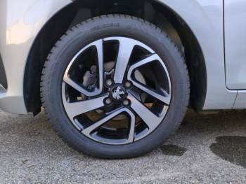 Photo 13 du bon plan PEUGEOT 108 VTi 72 Like S&S 85g 5p occasion à 8990 €