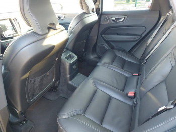 Photo 21 du bon plan VOLVO XC60 T6 Hybride Rechargeable 253 + 145ch Utra Style Chrome Geartronic 8 AWD occasion à 58500 €