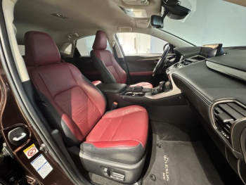 Photo 14 du bon plan LEXUS NX 300h 4WD Luxe  MY20 occasion à 28990 €