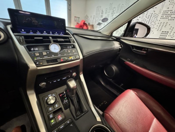 Photo 16 du bon plan LEXUS NX 300h 4WD Luxe  MY20 occasion à 28990 €