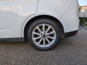 Photo 8 du bon plan FORD Grand C-MAX 1.5 TDCi 120ch Stop&Start Titanium PowerShift occasion à 8990 €