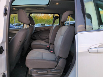 Photo 15 du bon plan FORD Grand C-MAX 1.5 TDCi 120ch Stop&Start Titanium PowerShift occasion à 8990 €