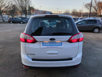 Photo 18 du bon plan FORD Grand C-MAX 1.5 TDCi 120ch Stop&Start Titanium PowerShift occasion à 8990 €