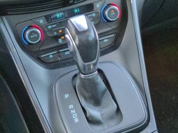 Photo 21 du bon plan FORD Grand C-MAX 1.5 TDCi 120ch Stop&Start Titanium PowerShift occasion à 8990 €