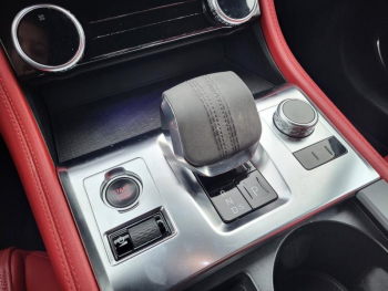 Photo 4 du bon plan JAGUAR F-Pace P400e Plug-in-Hybrid R-Dynamic S BVA8 AWD occasion à 44990 €