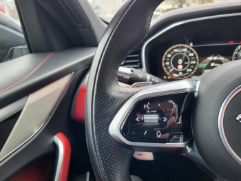 Photo 17 du bon plan JAGUAR F-Pace P400e Plug-in-Hybrid R-Dynamic S BVA8 AWD occasion à 44990 €