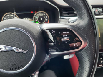 Photo 18 du bon plan JAGUAR F-Pace P400e Plug-in-Hybrid R-Dynamic S BVA8 AWD occasion à 44990 €