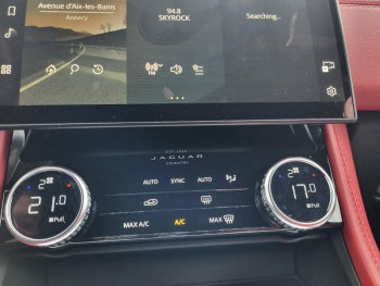 Photo 30 du bon plan JAGUAR F-Pace P400e Plug-in-Hybrid R-Dynamic S BVA8 AWD occasion à 44990 €