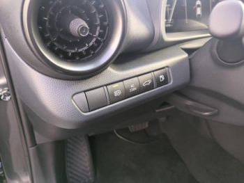 Photo 19 du bon plan TOYOTA C-HR 2.0 Hybride Rechargeable 225ch GR Sport NG23 occasion à 41390 €