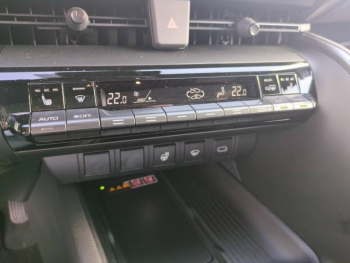 Photo 22 du bon plan TOYOTA C-HR 2.0 Hybride Rechargeable 225ch GR Sport NG23 occasion à 41390 €