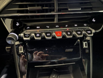 Photo 18 du bon plan PEUGEOT 2008 1.2 PureTech 155ch S&S GT EAT8 occasion à 13999 €