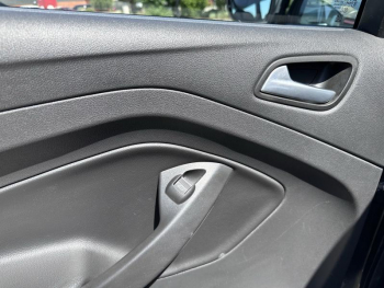 Photo 12 du bon plan FORD Kuga 1.5 Flexifuel-E85 150ch Stop&Start Titanium 4x2 BVA Euro6.2 occasion à 17980 €