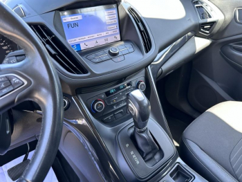 Photo 20 du bon plan FORD Kuga 1.5 Flexifuel-E85 150ch Stop&Start Titanium 4x2 BVA Euro6.2 occasion à 17980 €