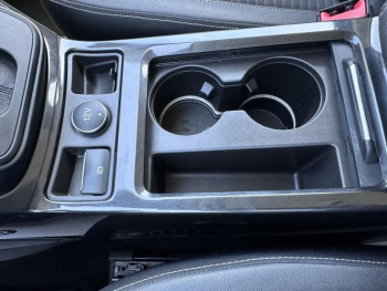 Photo 23 du bon plan FORD Kuga 1.5 Flexifuel-E85 150ch Stop&Start Titanium 4x2 BVA Euro6.2 occasion à 17980 €