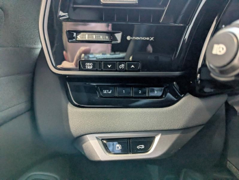 Photo 13 du bon plan LEXUS RX 450h+ Executive 4WD MY25 occasion à 83900 €