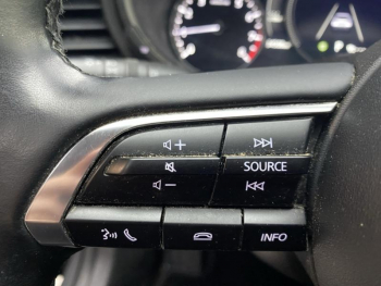 Photo 16 du bon plan MAZDA CX-30 2.0 e-SKYACTIV-X M-Hybrid 186ch Exclusive 4x4 BVA 2022 occasion à 29900 €