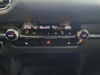 Photo 18 du bon plan MAZDA CX-30 2.0 e-SKYACTIV-X M-Hybrid 186ch Exclusive 4x4 BVA 2022 occasion à 29900 €