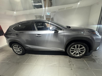 Photo 9 du bon plan LEXUS NX 300h 4WD Luxe occasion à 24500 €