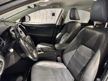 Photo 15 du bon plan LEXUS NX 300h 4WD Luxe occasion à 24500 €