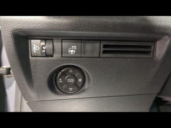 Photo 23 du bon plan CITROEN C4 PureTech 130ch S&S Shine EAT8 occasion à 15980 €